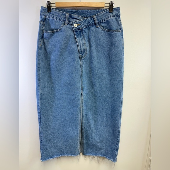 SHEIN Dresses & Skirts - SHEIN Overlap Waist Split Thigh Denim Maxi Skirt Medium Wash Size Large